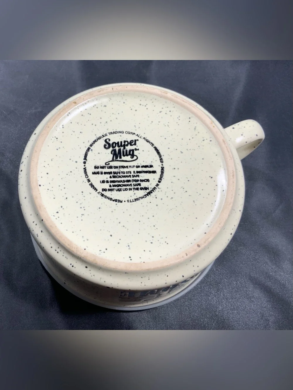 ‘Hot bow of Awesome' Ceramic Soup Mug with Lid - USED
